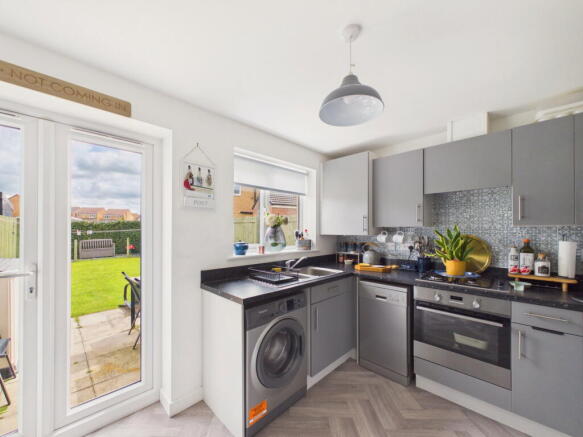 3 bed Semi-Detached for sale Image 6