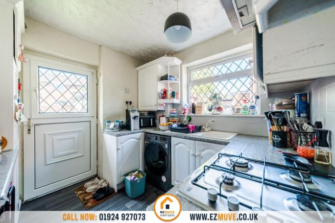 2 bed Semi-Detached Bungalow for sale Image 6