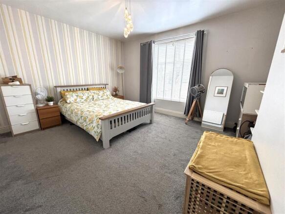 2 bed Semi-Detached for sale Image 5