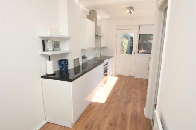 EXTENDED FITTED KITCHEN