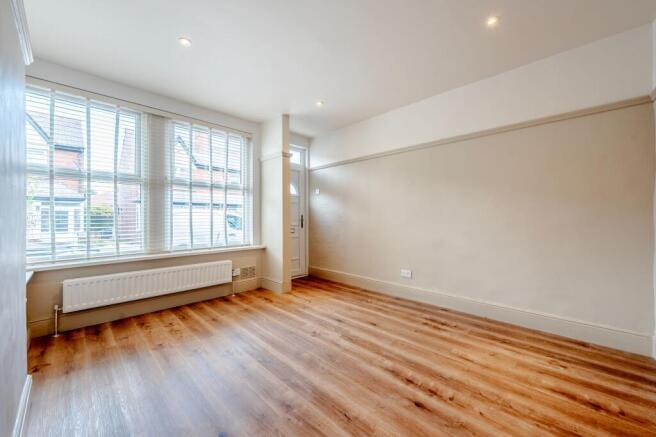 2 bed Terraced to rent Image 5