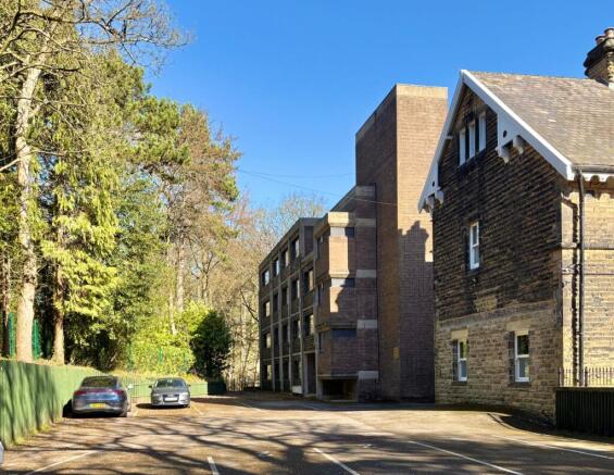 2 bed Flat to rent Image 3