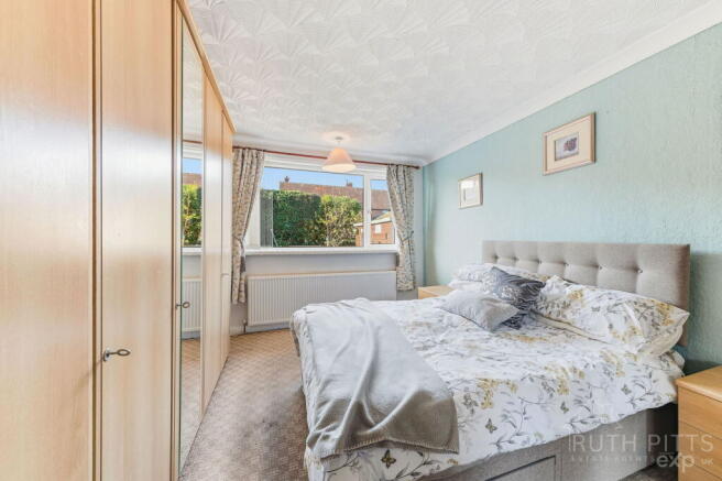 2 bed Detached Bungalow for sale Image 12