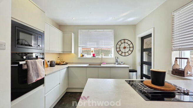 3 bed Semi-Detached for sale Image 10