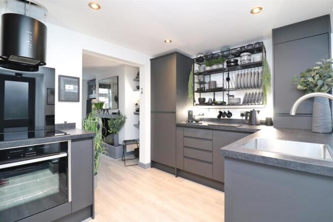 kitchen 2.JPG