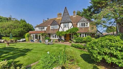 Grand Avenue, Worthing, BN11