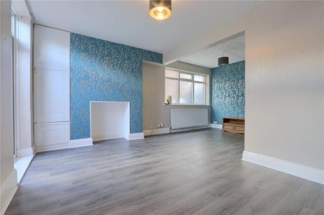 4 bed Semi-Detached for sale Image 7