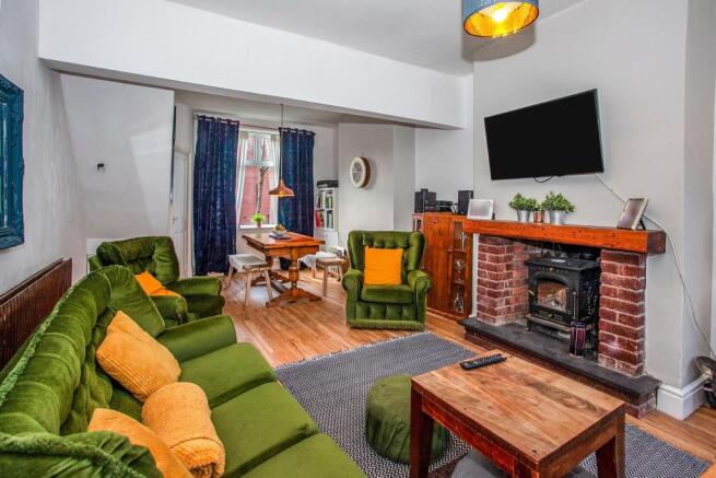 Lounge/Dining Room