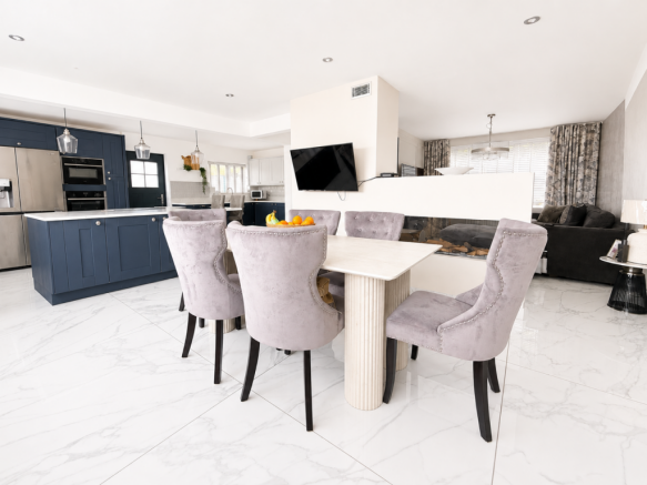 4 bed Detached for sale Image 11