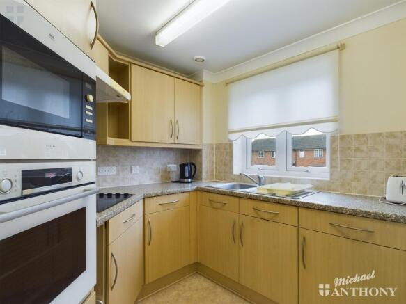 CAM03218G0-PR0378-STILL003