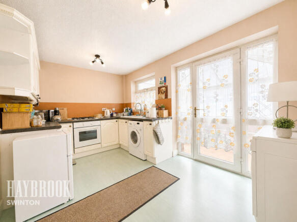 2 bed Detached for sale Image 6