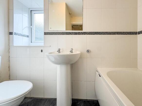 2 bed Terraced for sale Image 10