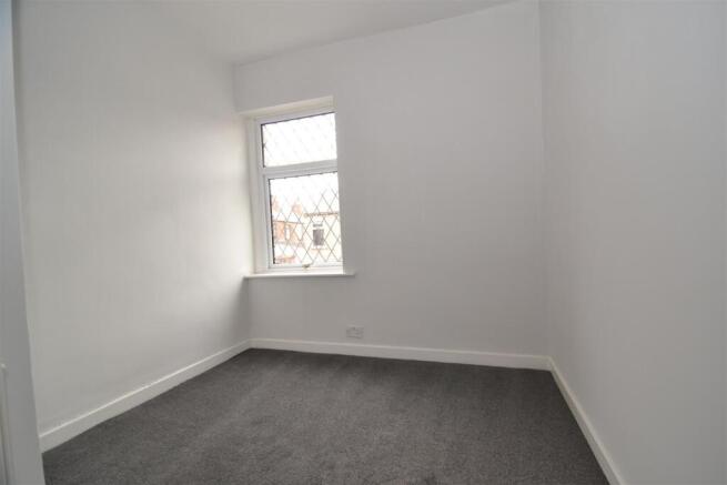 2 bed Terraced to rent Image 8