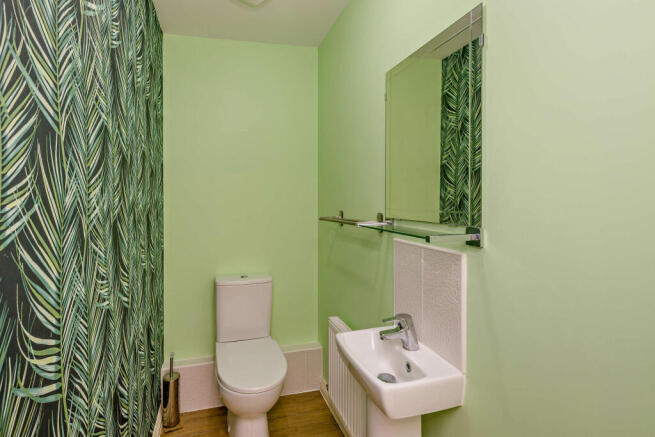 4 bed Semi-Detached for sale Image 5