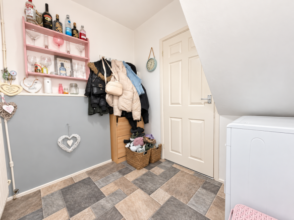 3 bed Semi-Detached for sale Image 9