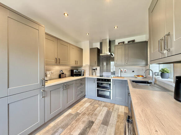 3 bed Detached for sale Image 4