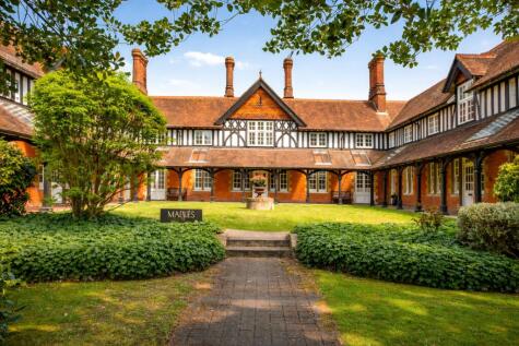 Clarence Road, Harpenden, Hertfordshire, AL5