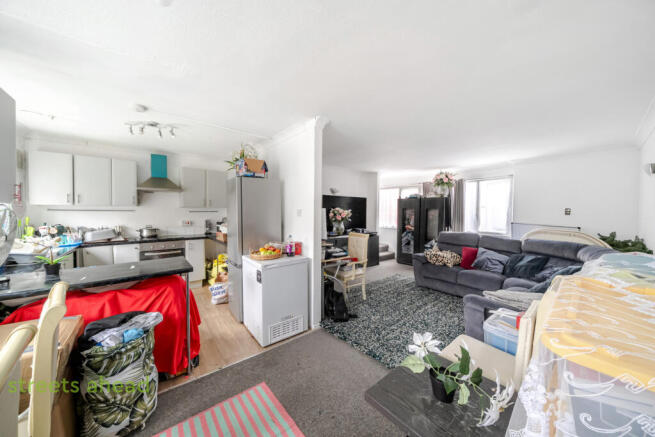 d65831b2-6b83-4cf...