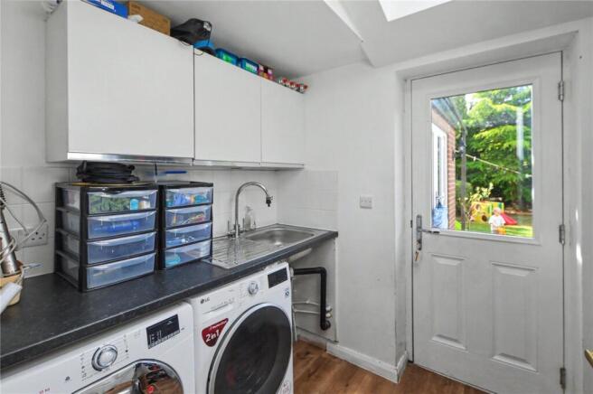 4 bed Detached for sale Image 8