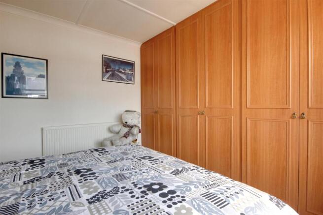 3 bed Terraced for sale Image 8