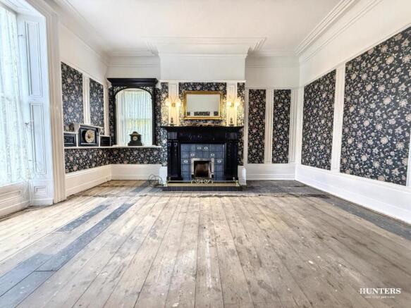 5 bed Detached for sale Image 7