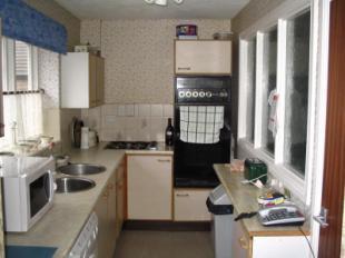 303966 Kitchen.04