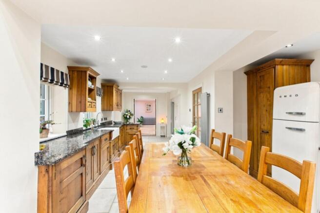 3 bed Semi-Detached for sale Image 9