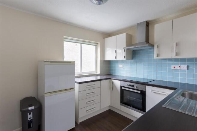 2 bed Apartment for sale Image 6