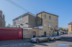 969, Garratt Lane, London SW17 0LW