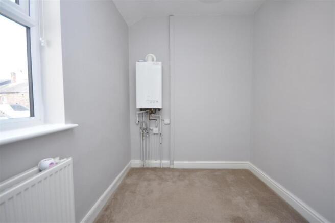 3 bed End of Terrace to rent Image 8