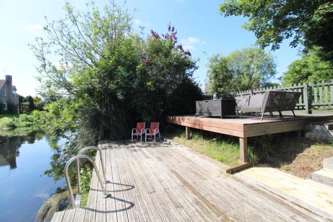 Decking & Garden