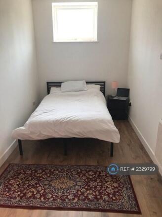 4 bed Flat to rent Image 12