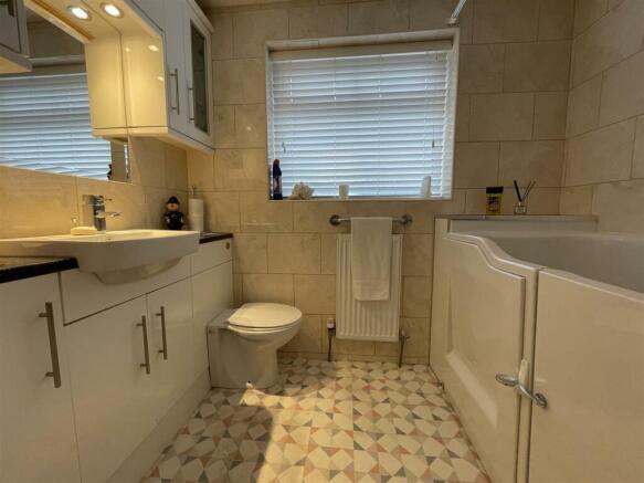 Photo 9