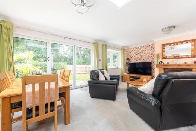 Sitting/Dining Room