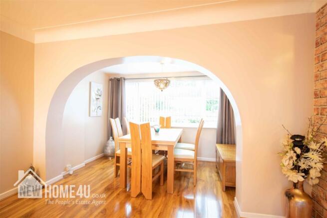 DINING ROOM: