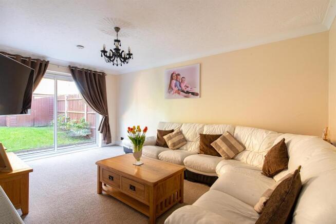 Gibbons Road living room1b.jpg