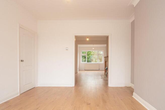 5 bed Semi-Detached to rent Image 12