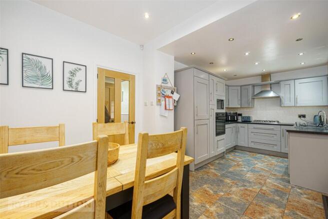 3 bed Terraced for sale Image 6