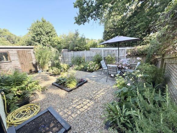 Wickham - Situated within  a short stroll to Wickham Square photo 4