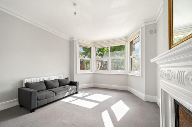 Sitting/Dining Room of 42 (Flat 2) Riggindale Road