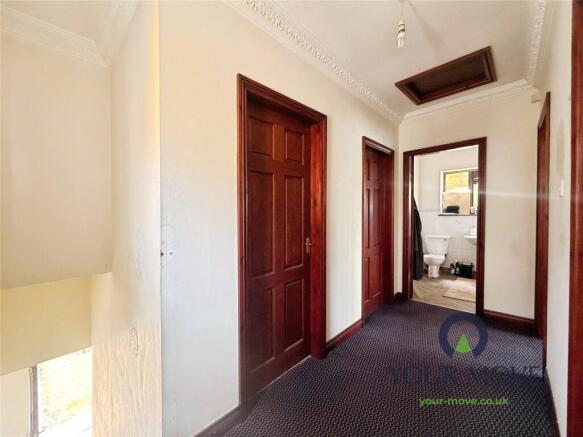 4 bed Detached for sale Image 11