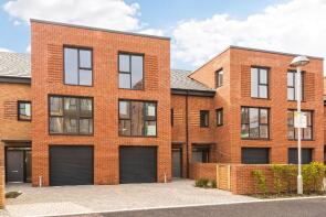 56, Reynard Way, Brentford TW8 9GF