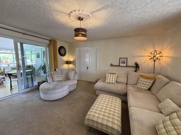 4 bed Detached for sale Image 8