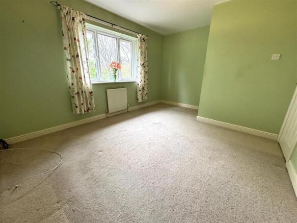 2 bed Semi-Detached for sale Image 5