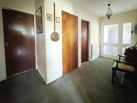 88e28f6a-hallway