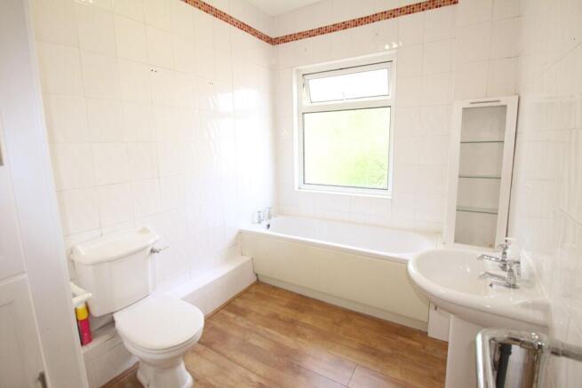 2 bed End of Terrace to rent Image 5