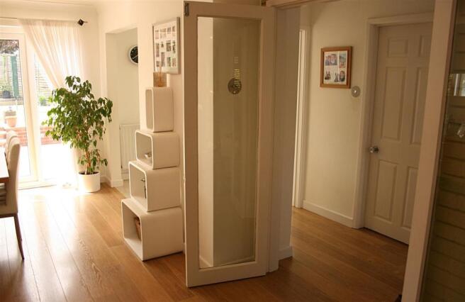 dininghallway.JPG