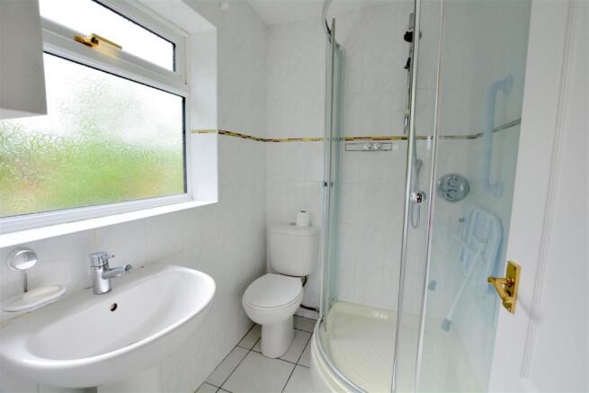 Ensuite.JPG
