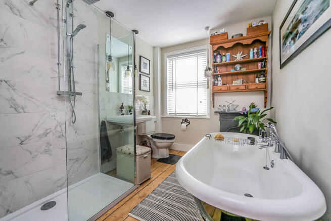 Bathroom Shower W.C