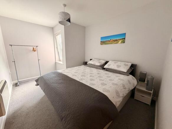 2 bed Flat to rent Image 10